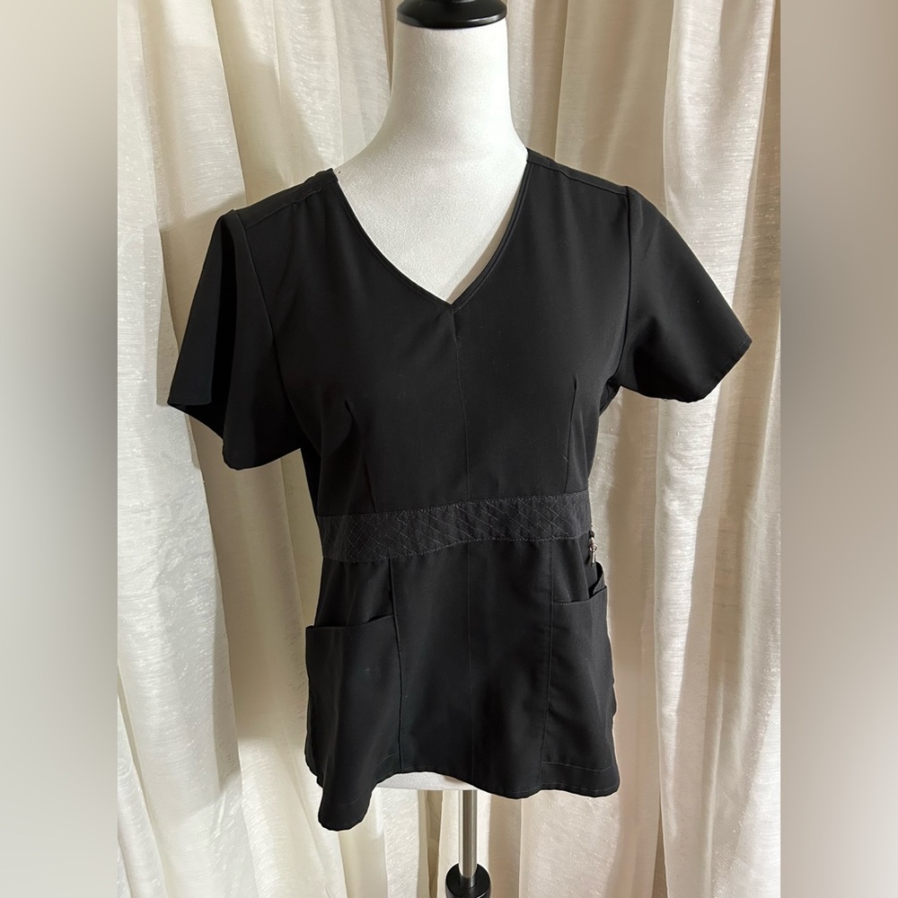 Vera Bradley black scrub top